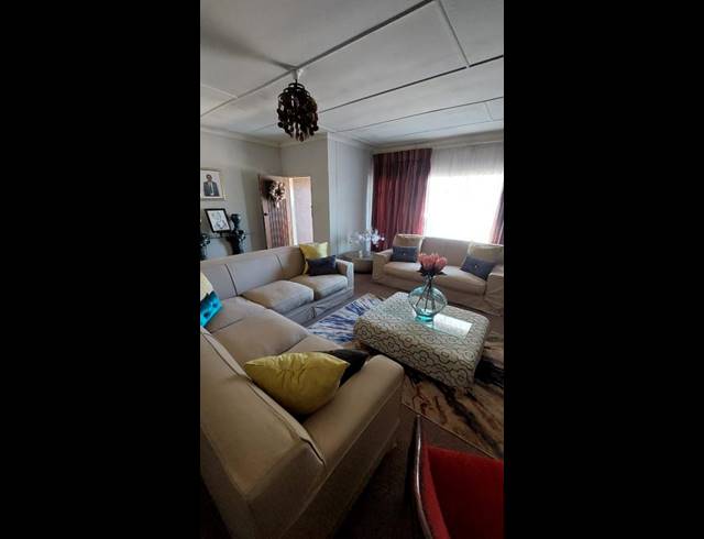 4 BEDROOM HOUSE FOR SALE IN ELSPARK